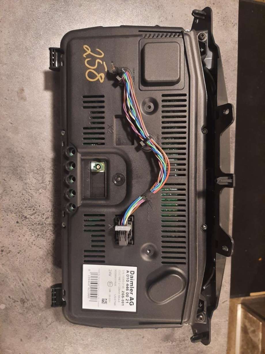 Instrumentpanel til Lastebil Mercedes Actros 4 2011-2018  (DAIMLER AG|A0104460021|)