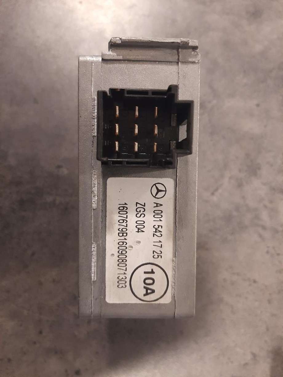 Spenningsregulator til Lastebil Mercedes Actros 4, 2011-2018  (MERCEDES-BENZ|A0015421725)