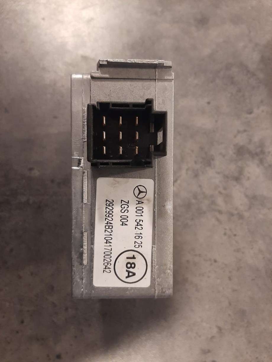 Spenningsregulator til Lastebil Mercedes Actros 5, 2019-->>  (MERCEDES-BENZ|A0015421625)