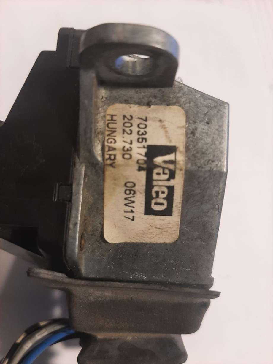 Bryter blink til Buss Volvo B10B 1990-2002  (VOLVO / VALEO|8158723|70351704|)