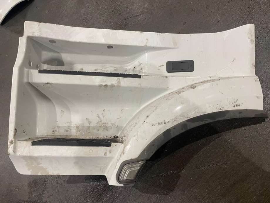 Stigtrinn/stigbrett til Lastebil Mercedes Actros 5, 2019-->>  (MERCEDES-BENZ|A9606664103|A9606664203)