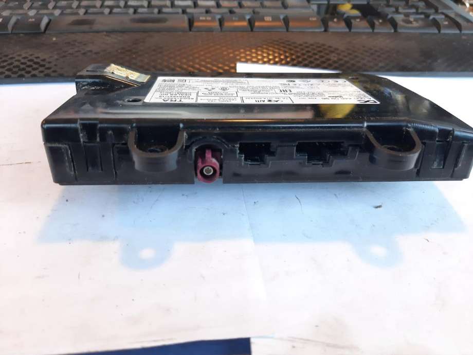 Dashbord trådløs mobillader til Lastebil Mercedes Actros 5 2019-->>  (MB / VALEO|A0004460996|)