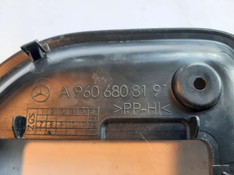 Dashbord trådløs mobillader til Lastebil Mercedes Actros 5 2019-->>  (MB|A9606808191|)
