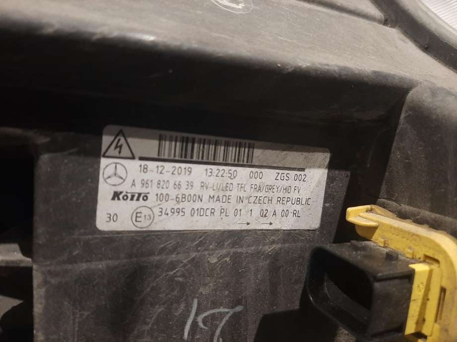 Frontlykt venstre xenon til Lastebil Mercedes Actros 5 2019-->>  (MB / KOITO|A9618206639|)