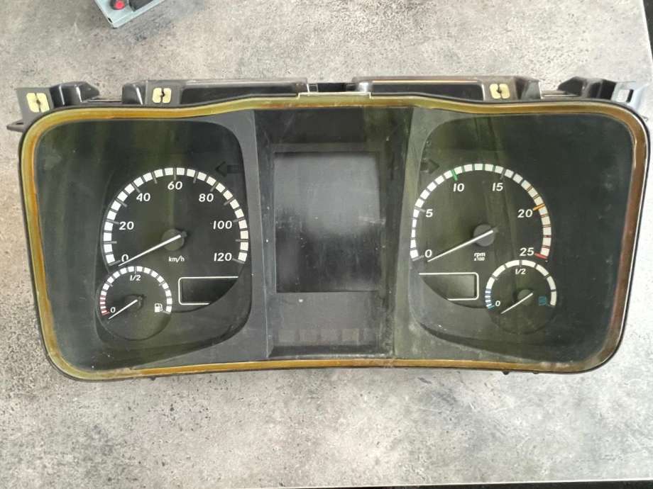 Instrumentpanel til Lastebil Mercedes Actros 4, 2011-2018  (MERCEDES-BENZ|A0084468221)