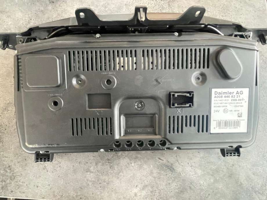 Instrumentpanel til Lastebil Mercedes Actros 4 2011-2018  (MERCEDES-BENZ|A0084468221|)
