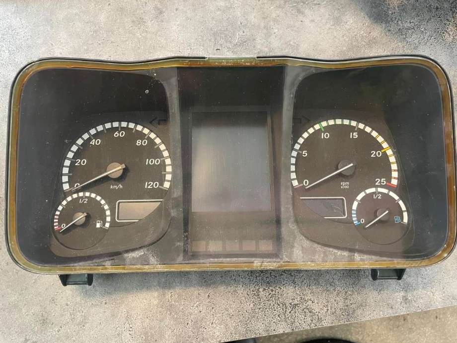 Instrumentpanel til Lastebil Mercedes Actros 4, 2011-2018  (MERCEDES-BENZ|A0084467821)
