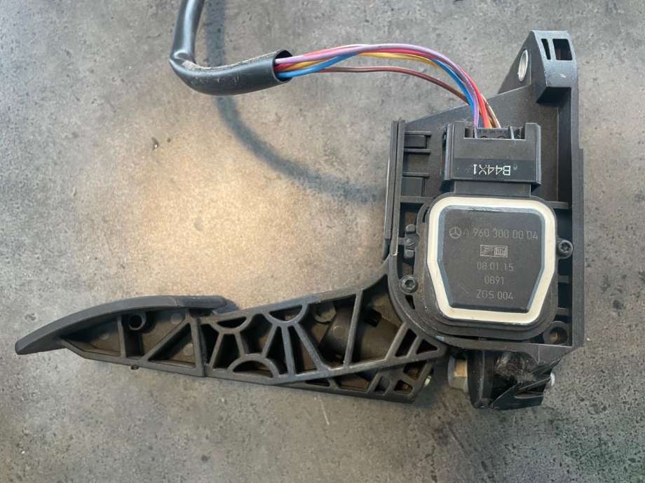 Pedal gass til Lastebil Mercedes Actros 4 2011-2018  (MERCEDES-BENZ|A9603000004|)