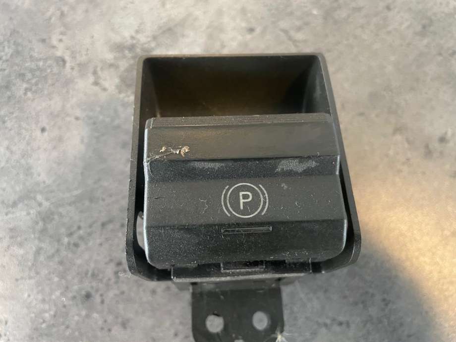 Håndbrekk/parkbrems elektrisk, fra bakstilling til Lastebil Volvo FM, 2014-2020 (Versjon 4) (Versjon 4) (VOLVO|22107830)