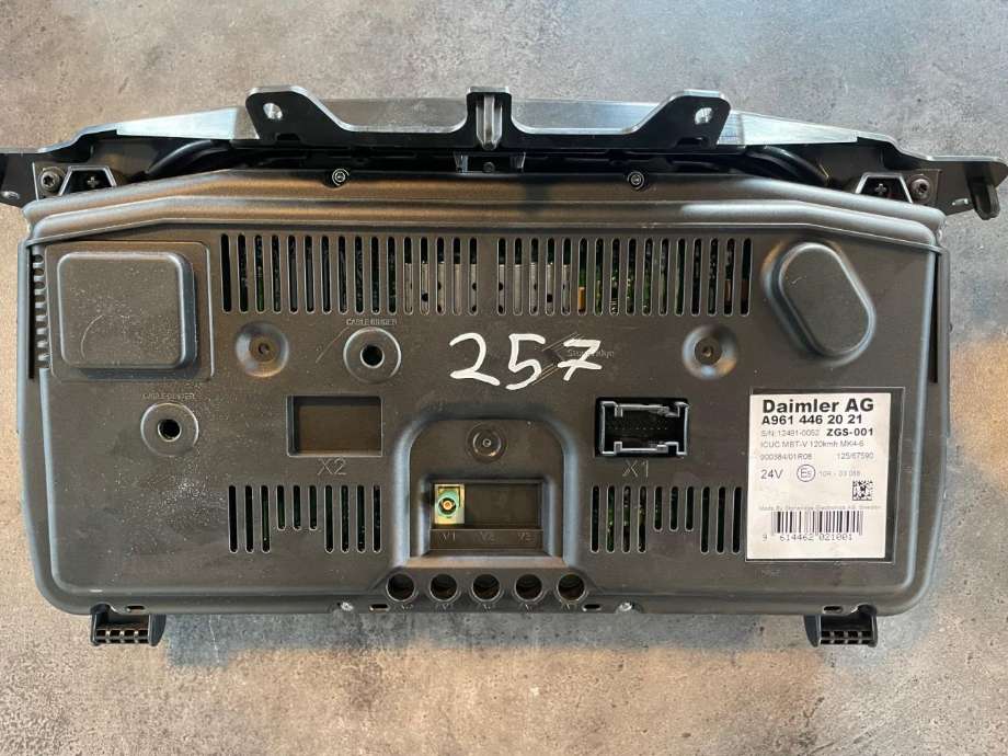Instrumentpanel til Lastebil Mercedes Actros 4 2011-2018  (MERCEDES|A9614462021|)