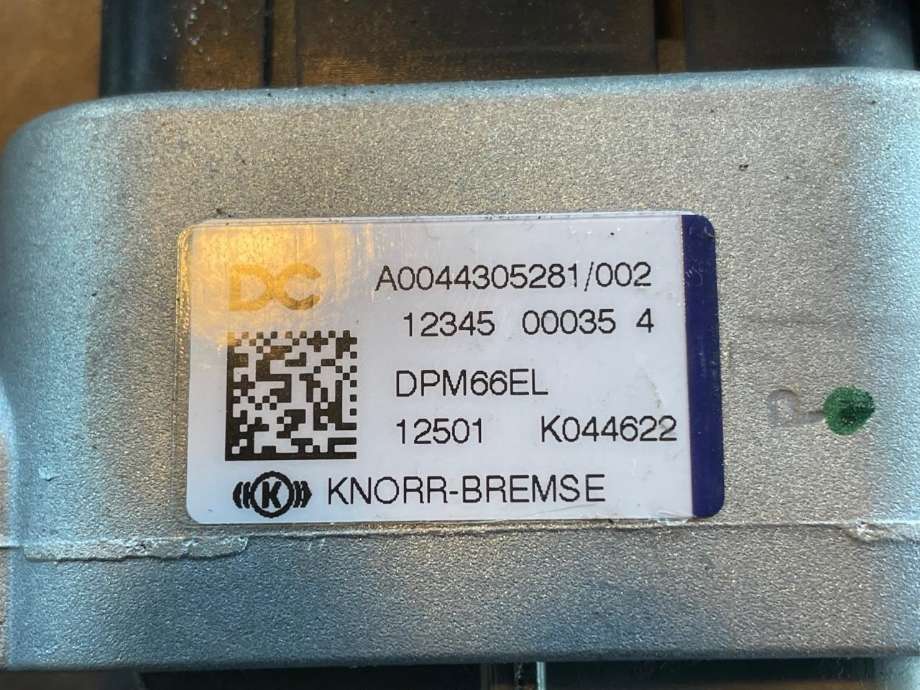 Håndbrekk til Lastebil Mercedes Actros 4 2011-2018  (MERCEDES-BENZ|A0044305281|)