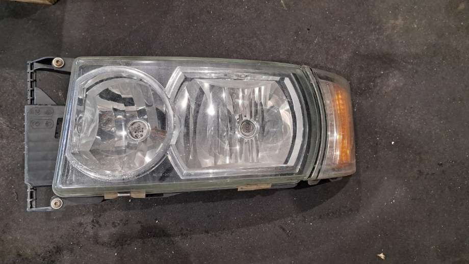 Frontlykt venstre halogen til Lastebil Scania PGRT-Serie R, 2003-2015  (SCANIA|)