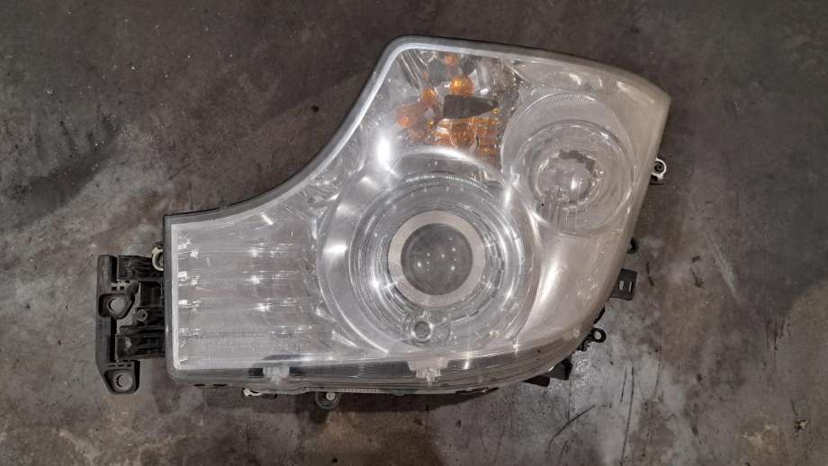 Frontlykt venstre xenon til Lastebil Mercedes Actros 4, 2011-2018  (MERCEDES|)
