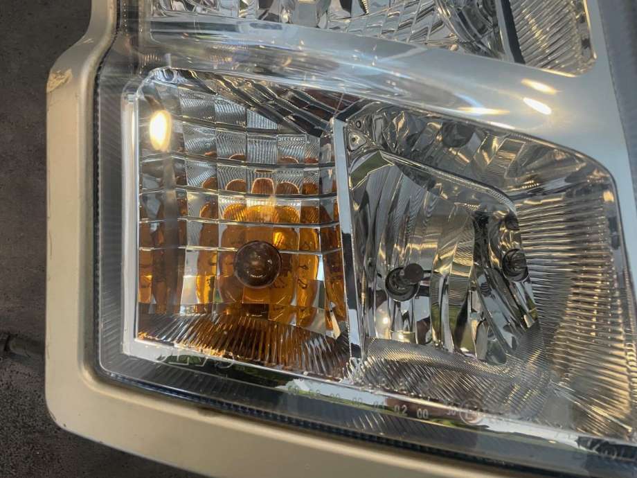 Frontlykt høyre halogen til Lastebil Volvo FM 2009-2013 (Versjon 3) (Versjon 3) (VOLVO|21094520|)