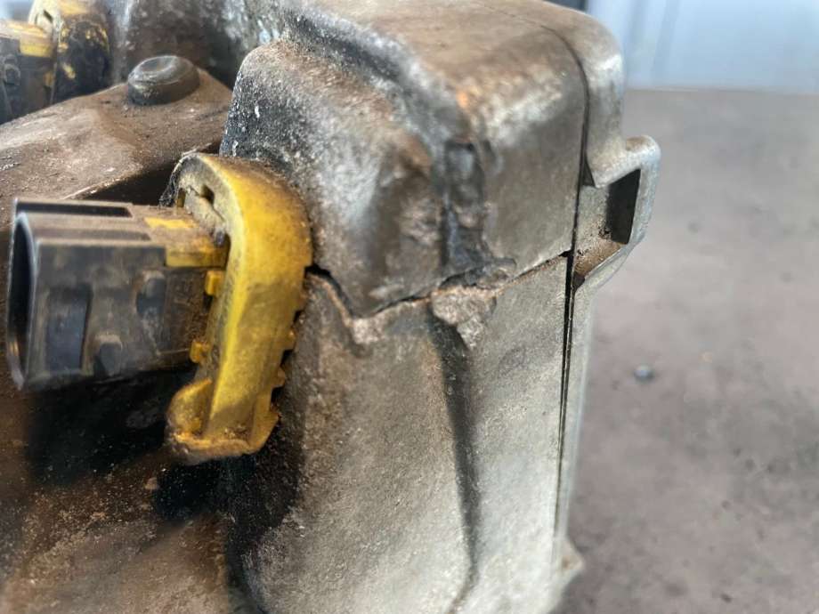 Servo pumpe elektrisk til Lastebil Volvo FMX II 2013-->>  (VOLVO|23444205|)