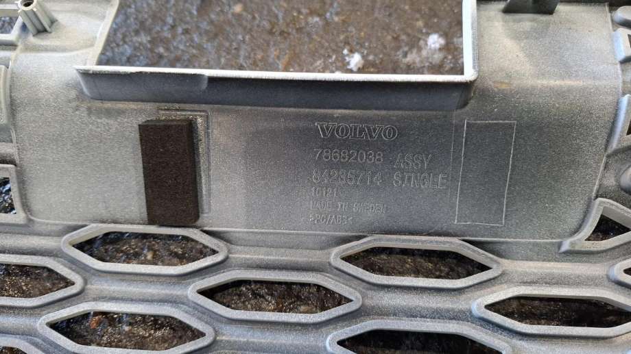 Grill midt til Lastebil Volvo FH 2021-->> (Versjon 5) (Versjon 5) (78682038|)