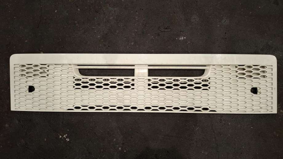 Grill midt til Lastebil Volvo FH, 2014-2020 (Versjon 4) (Versjon 4) (84033230)