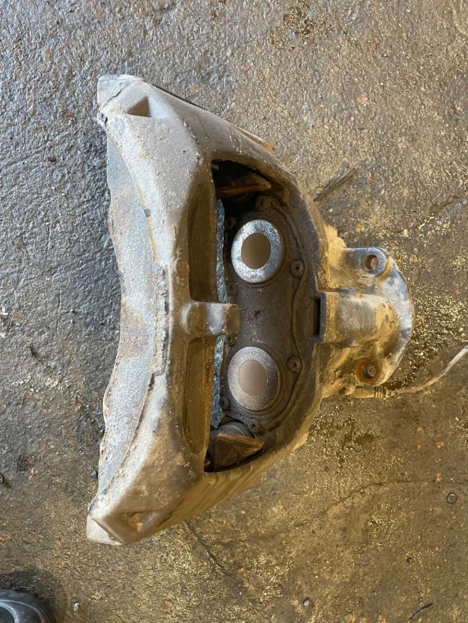 Bremsecaliper venstre bak til Lastebil Scania PGRT-Serie P 2004-2015  (SCANIA|1928820|1756388|)