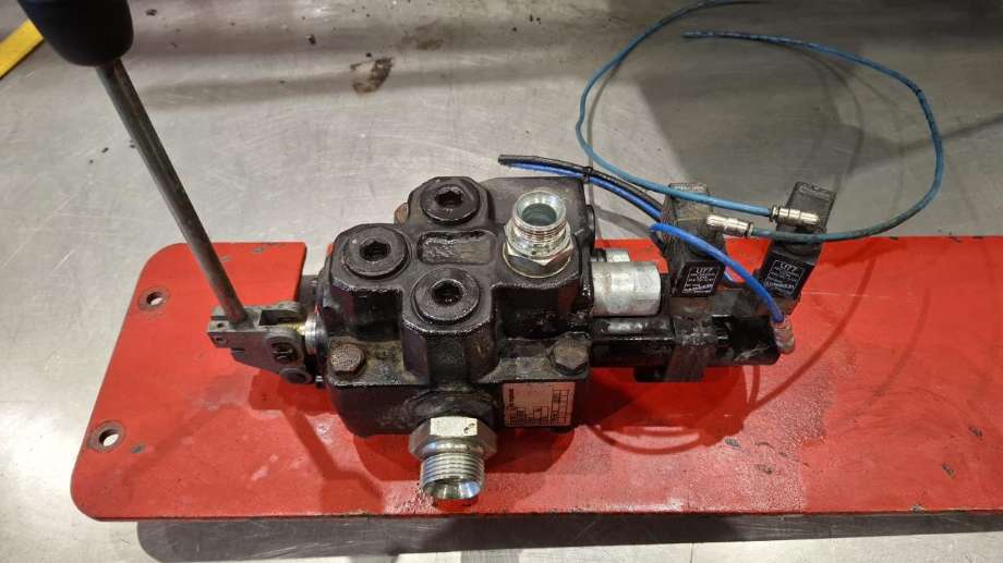 Hydraulikk sentral til Lastebil Scania PGRT-Serie R 2003-2015  (|1601-01040)