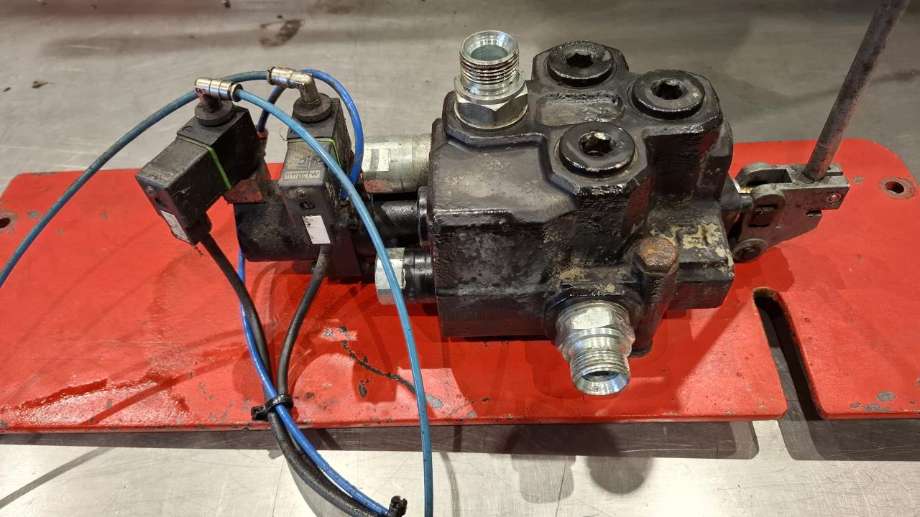 Hydraulikk sentral til Lastebil Scania PGRT-Serie R 2003-2015  (|1601-01040)