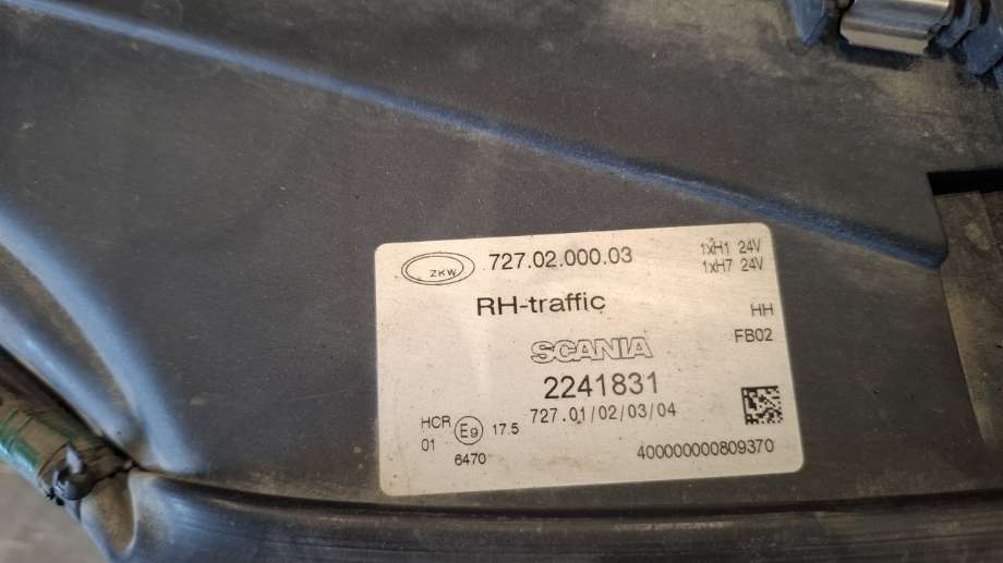 Frontlykt høyre halogen til Lastebil Scania PGRT-Serie R 2003-2015  (2241831|2416139|)