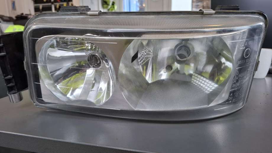 Frontlykt venstre halogen til Lastebil MAN TGM, 2005-->>  