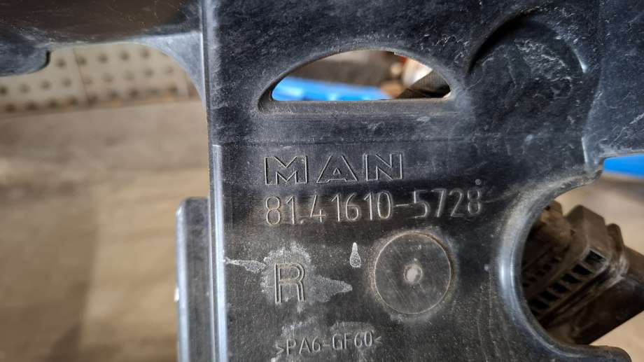 Frontlyktehus til Lastebil MAN TGM 2005-->>  (|81|41610-5728)
