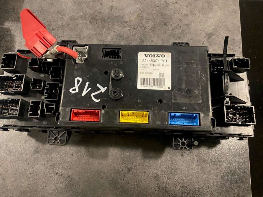 Sikringsboks kupe til Lastebil Volvo FM 2014-2020 (Versjon 4) (Versjon 4) (VOLVO|24445007|)