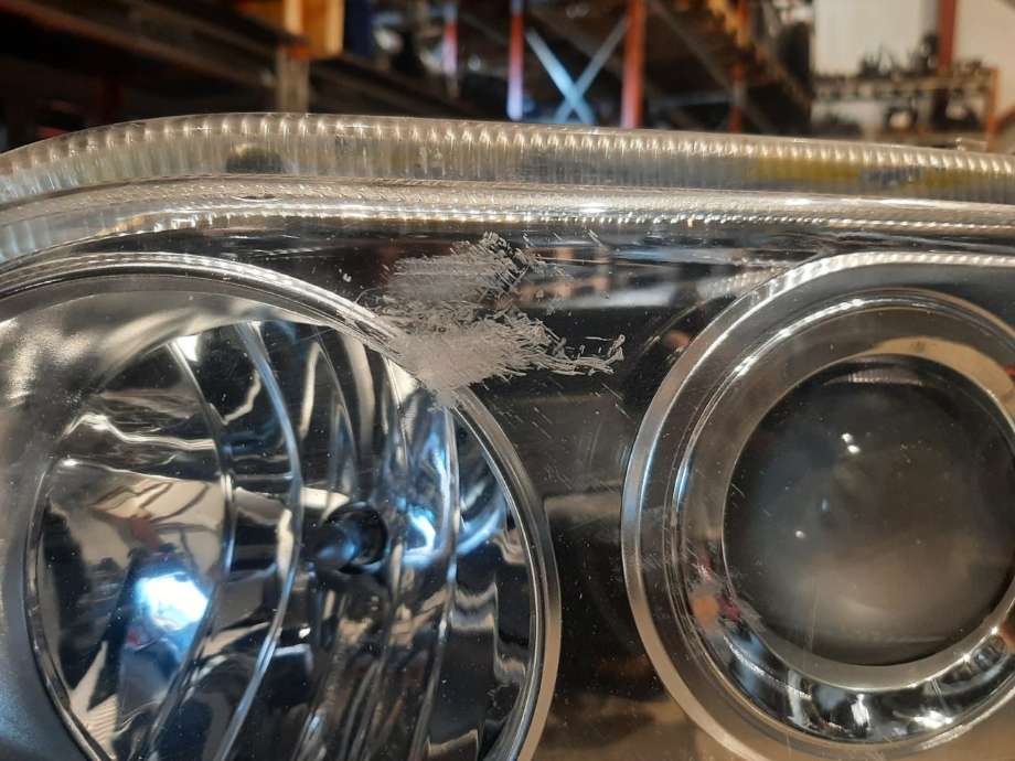 Frontlykt venstre xenon til Buss Volvo 9900 2013-->> (Versjon 3) (Versjon 3) (VOLVO|23064874|21784048|H7 D1S LED DRL)
