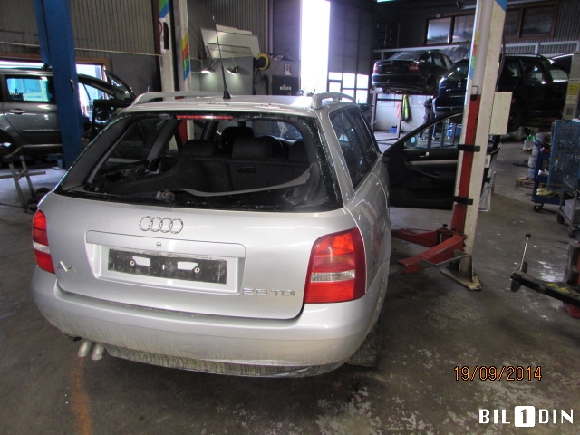 Audi A4 1999-2001 (Type I, Fase 2) (B5) (B5), Motorkode: AFB;AKN, Girkassekode: 