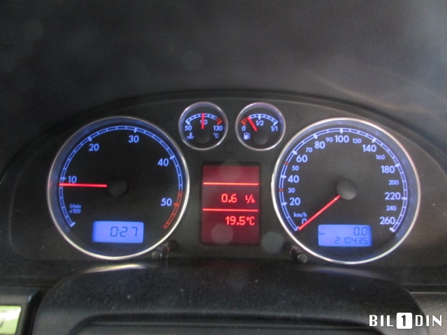 VW Passat 2001-2005 (B5,3BG) (B5,3BG), Motorkode: AVF, Girkassekode: HCN / 01E300049QX