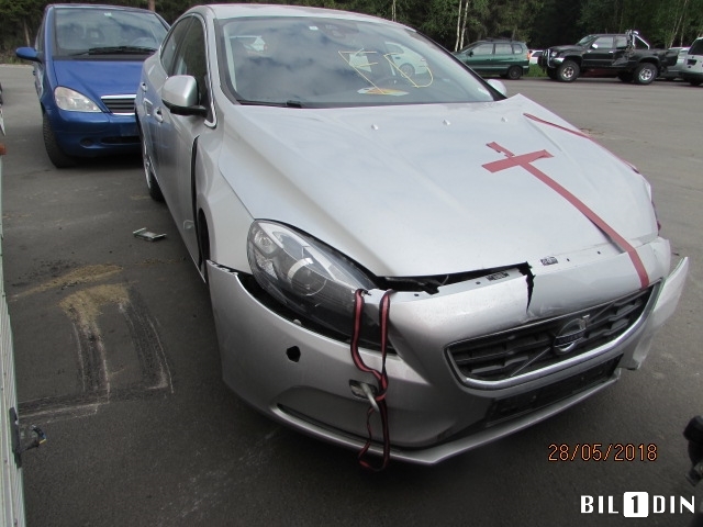 Volvo V40 2012-2019 , Motorkode: D4162T, Girkassekode: