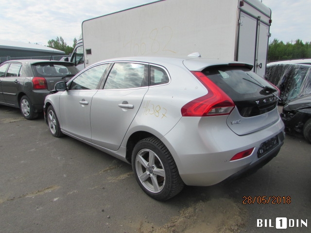 Volvo V40 2012-2019 , Motorkode: D4162T, Girkassekode: