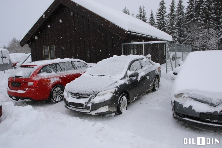 Toyota Corolla 2007-2013 , Motorkode: 1ND-TV, Girkassekode: 