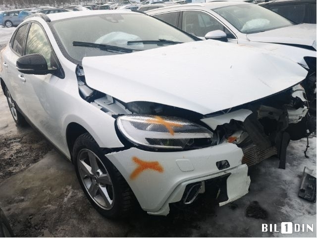 Volvo V40 2012-2019 , Motorkode: D4204T9, Girkassekode: