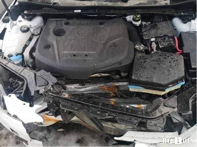 Volvo V40 2012-2019 , Motorkode: D4204T9, Girkassekode: 