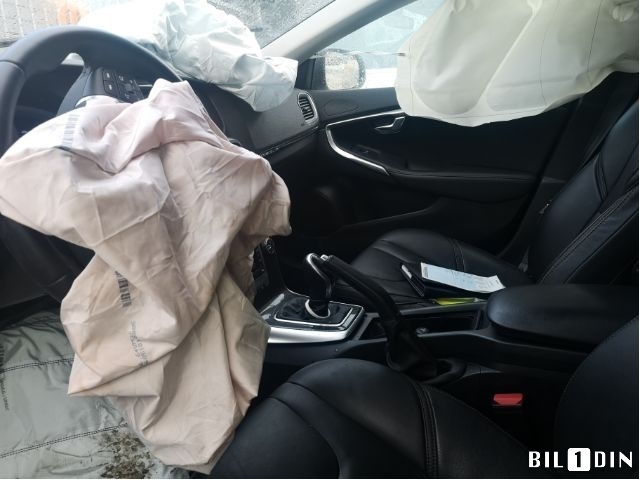Volvo V40 2012-2019 , Motorkode: D4204T9, Girkassekode: 