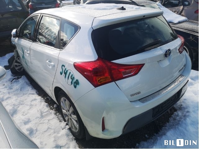 Toyota Auris 2013-2015 (Type II, Fase 1) , Motorkode: 2ZR-FXE, Girkassekode: 