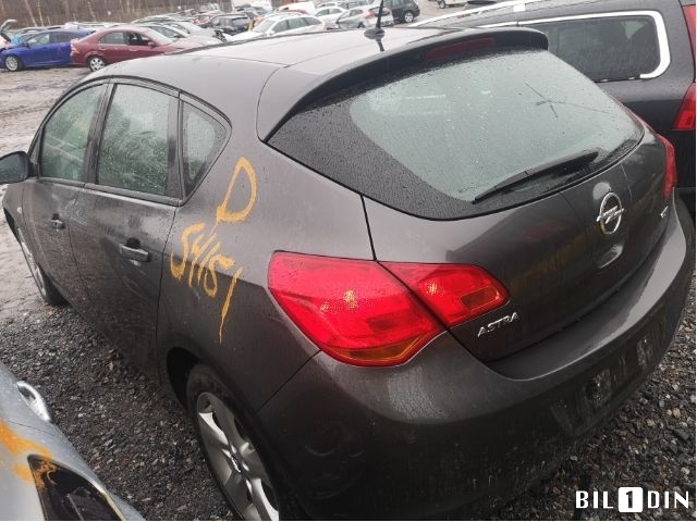 Opel Astra J 2010-2015 , Motorkode: A17DTJ, Girkassekode: 