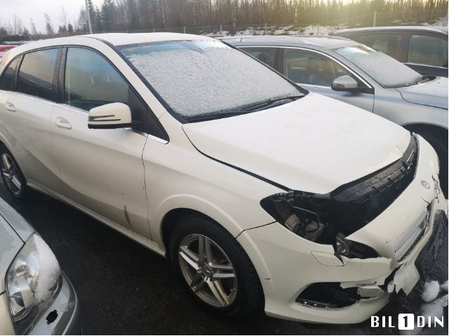 Mercedes B-Klasse 2011-2018 (W246) (W246), Motorkode: EM0004, Girkassekode: 