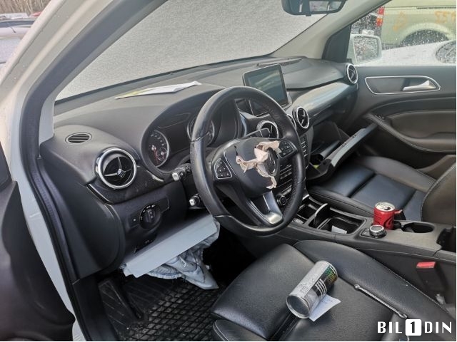 Mercedes B-Klasse 2011-2018 (W246) (W246), Motorkode: EM0004, Girkassekode: 