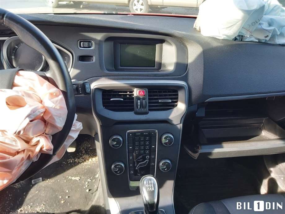 Volvo V40 2012-2019 , Motorkode: D4162T, Girkassekode: 