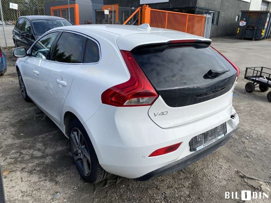 Volvo V40 2012-2019 , Motorkode: D4162T, Girkassekode: 
