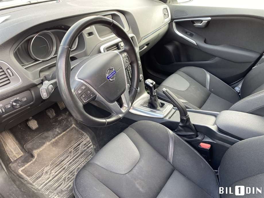 Volvo V40 2012-2019 , Motorkode: D4162T, Girkassekode: 