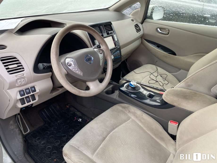 Nissan Leaf 2011-2017 (Type I) , Motorkode: EM61, Girkassekode: 