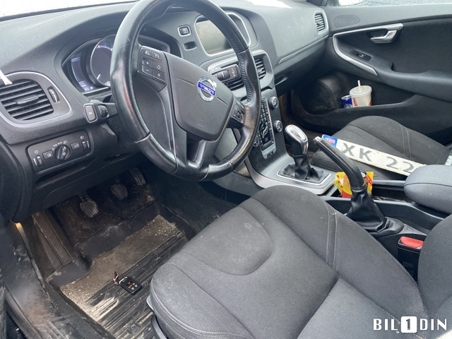 Volvo V40 2012-2019 , Motorkode: D4162T, Girkassekode: 