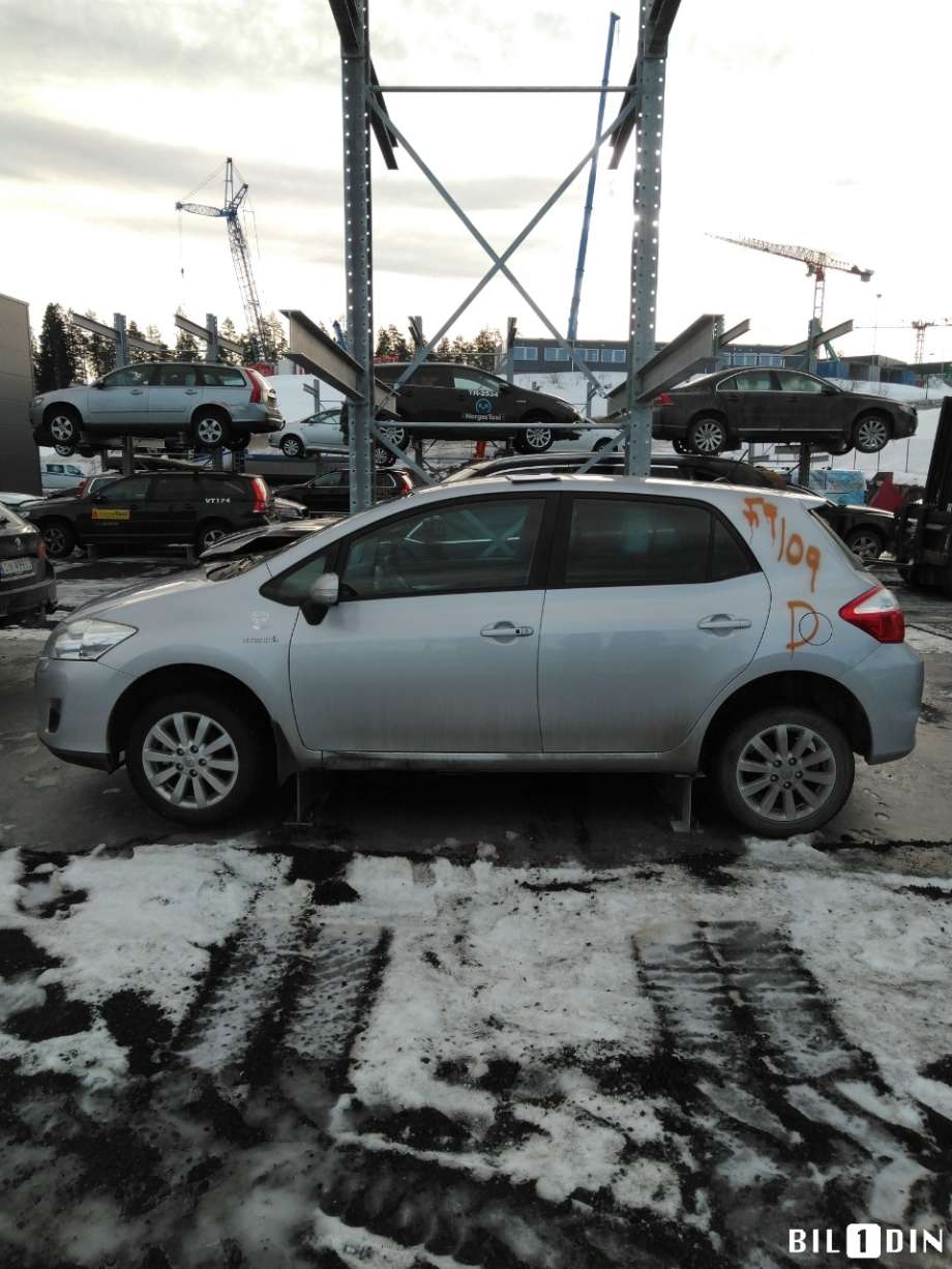 Toyota Auris 2010-2012 (Type I, Fase 2) , Motorkode: 2ZR-FXE, Girkassekode: 