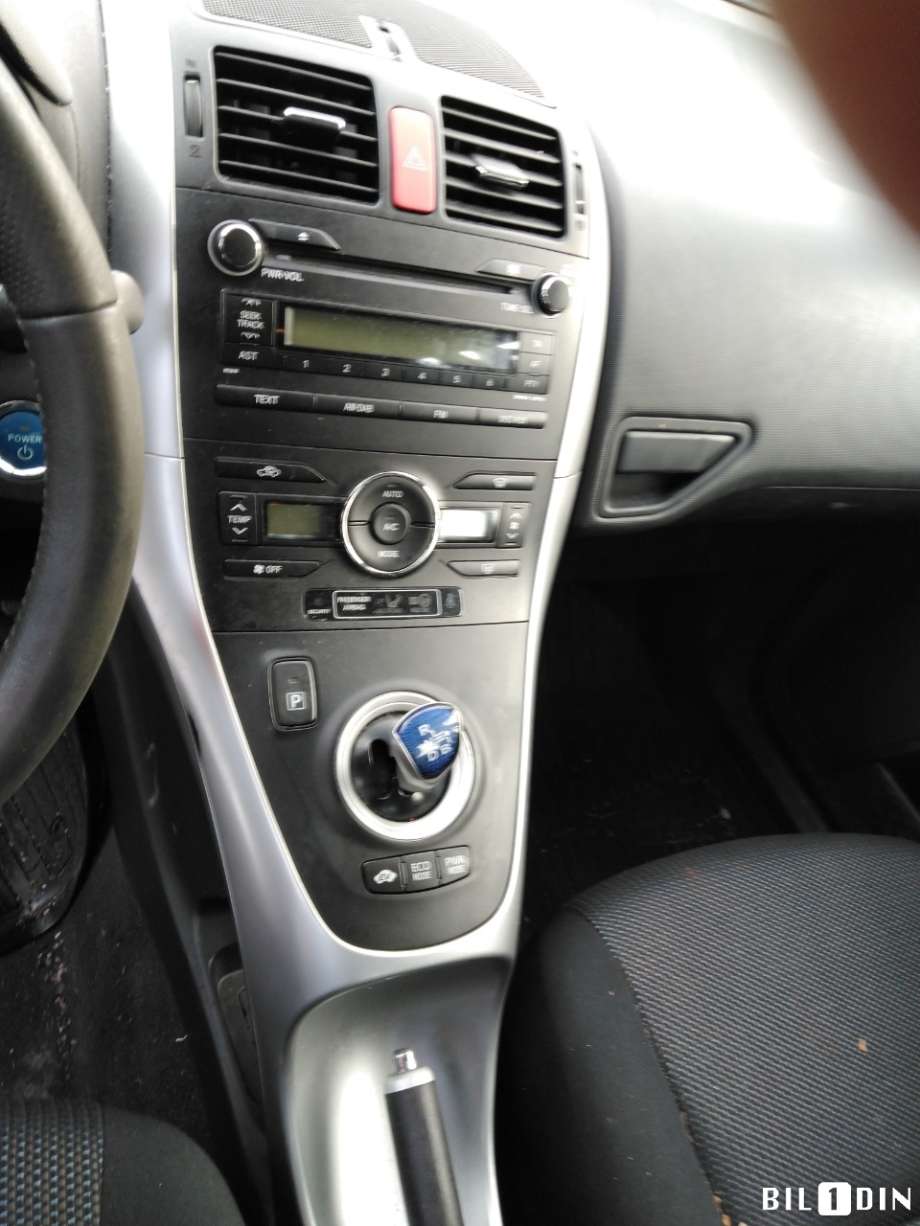 Toyota Auris 2010-2012 (Type I, Fase 2) , Motorkode: 2ZR-FXE, Girkassekode: 