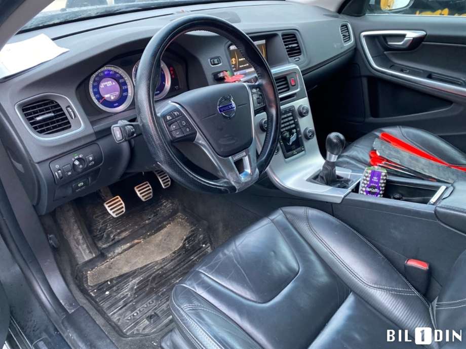 Volvo V60 2010-2013 (Type I, Fase 1) , Motorkode: D4162T, Girkassekode: 