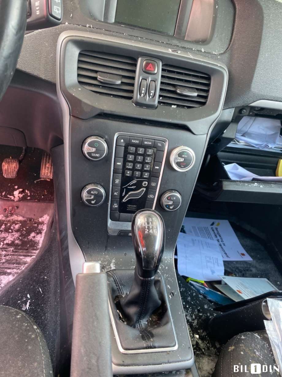 Volvo V40 2012-2019 , Motorkode: D4162T, Girkassekode: 